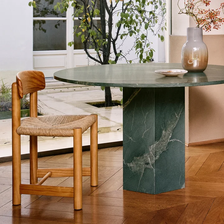 Gubi - Chaise Daumiller, pin doré / naturel