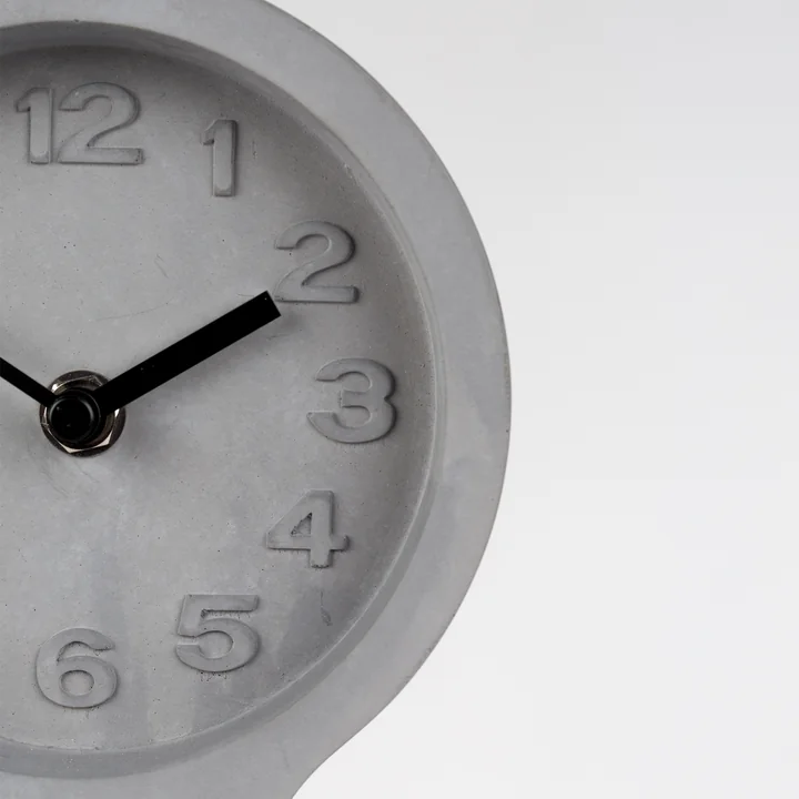 Zuiver - Pendulum Time Horloge de table, gris béton