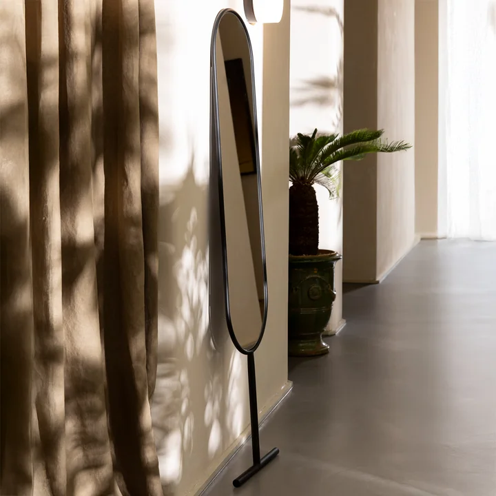 Zuiver - Tess Miroir sur pied ovale, noir