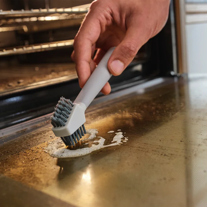 Joseph Joseph - CleanTech 3-en-1 Petite brosse de nettoyage avec manche, light stone