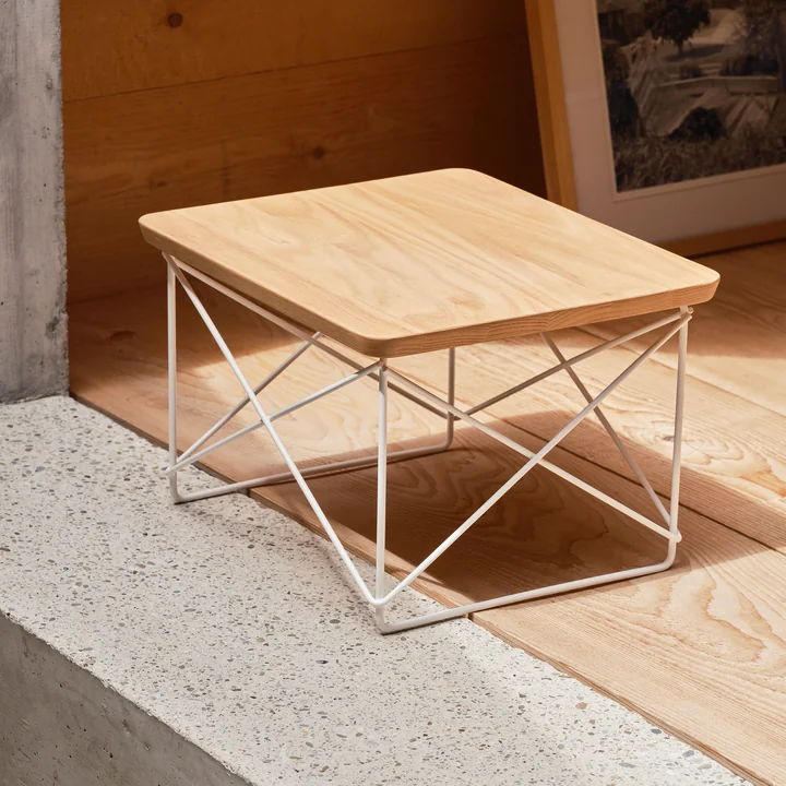 Vitra - Eames Occasional Table LTR , Châtaignier / blanc