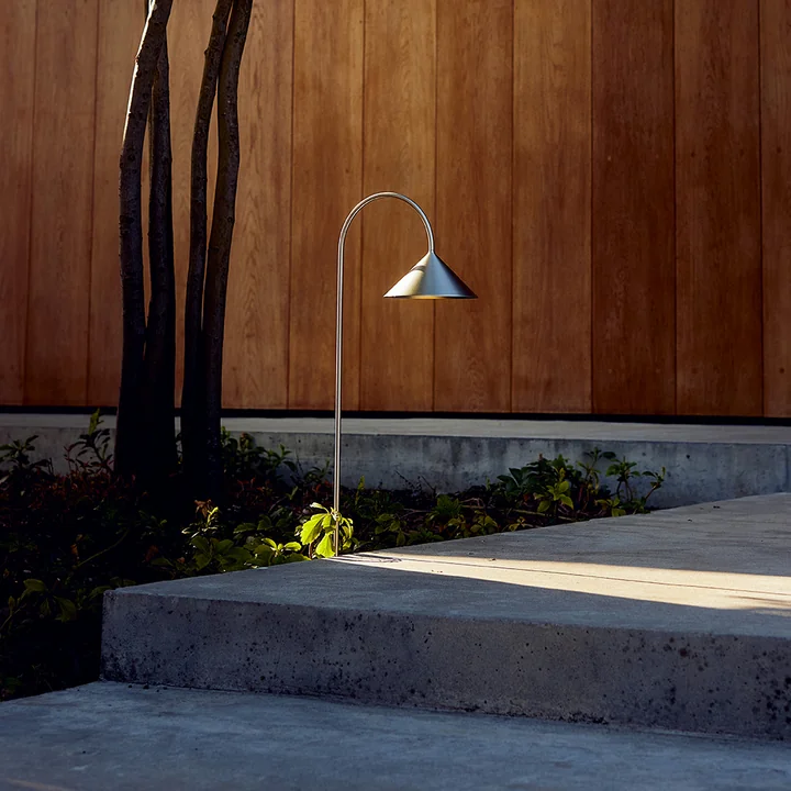 Frandsen - Grasp Lampe d'extérieur LED à accu avec piquet de terre, acier inoxydable brossé