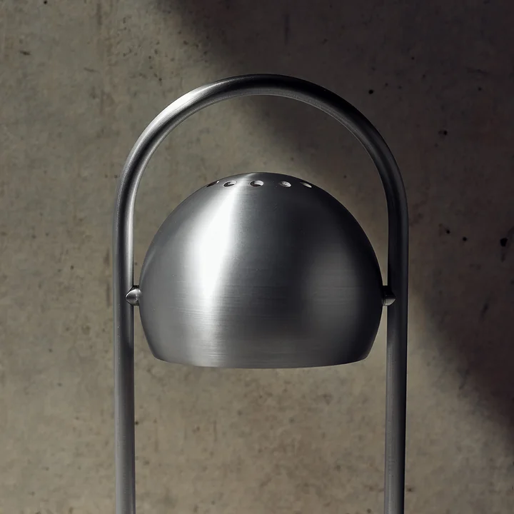 Frandsen - Ball Portable LED lampe de table, aluminium brossé