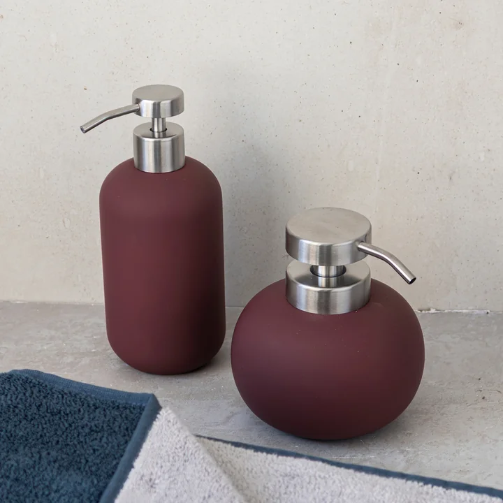 Mette Ditmer - Lotus Play Distributeur de savon, rouge vin