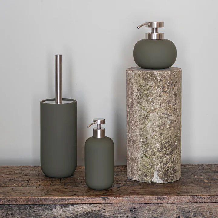 Mette Ditmer - Lotus Play Distributeur de savon et brosse pour toilettes, olive foncé