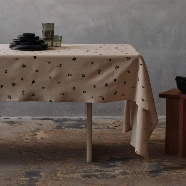 Ferm Living - Baies Nappe, 240 x 150 cm, naturel / dark chocolate
