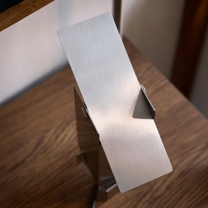 Moebe - Pivoting lampe de table, acier inoxydable