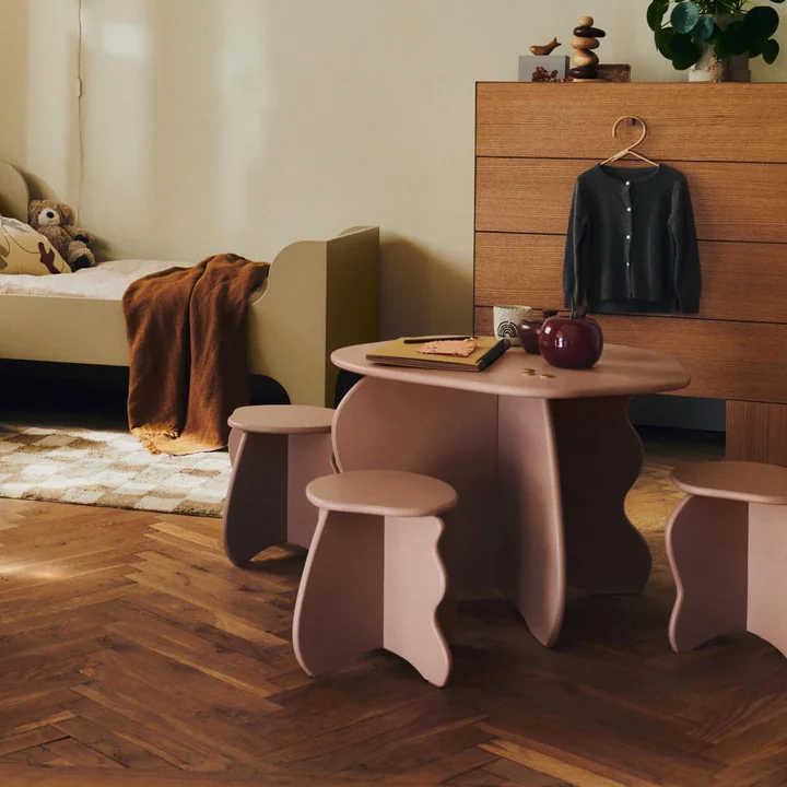 Ferm Living - Slope Table et tabouret pour enfants, rose