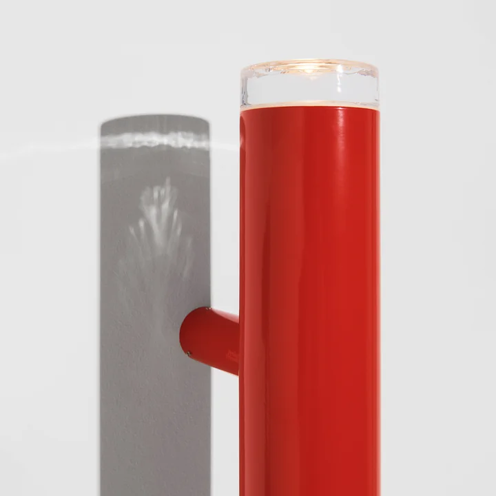 Petite Friture - Pyl LED Applique murale / Plafonnier, Large, 75 cm, rouge