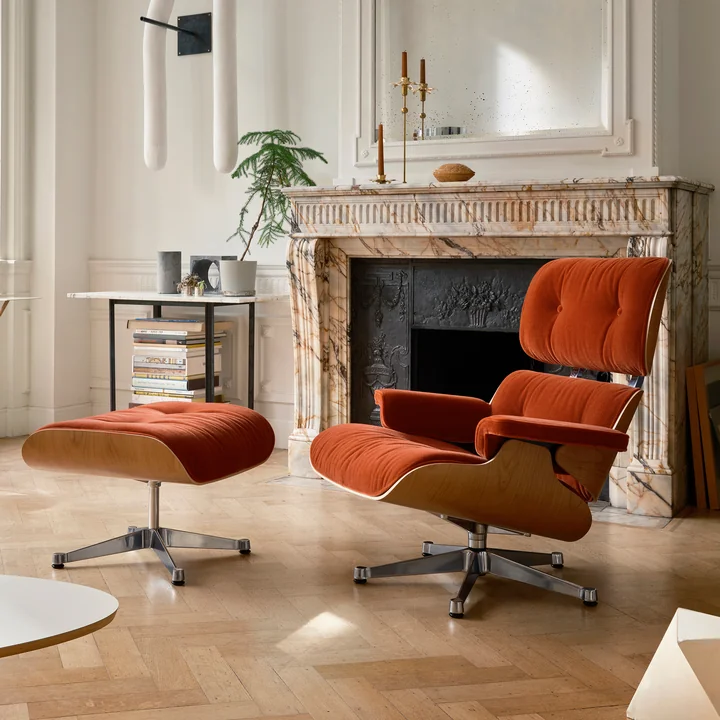 Vitra - Lounge Chair & Ottoman, poli, cerisier naturel, Calma, 07 brandy