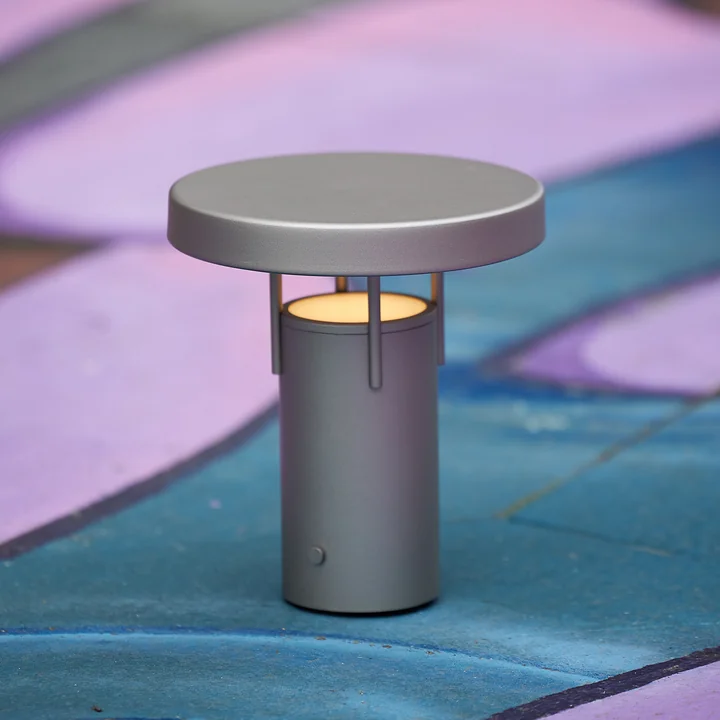 Hübsch Interior - BringMe Lampe de table LED rechargeable, Mini, sable métallique