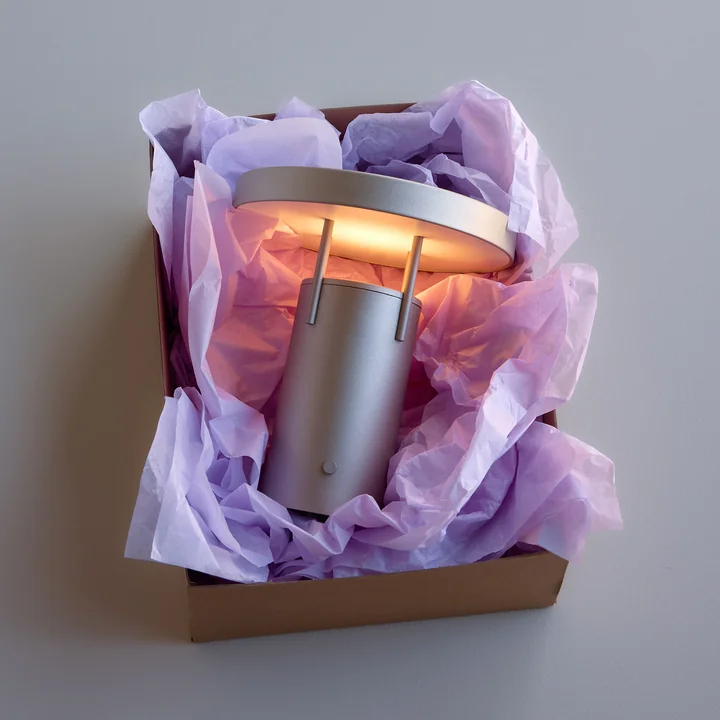 Hübsch Interior - BringMe Lampe de table LED rechargeable, Mini, sable métallique