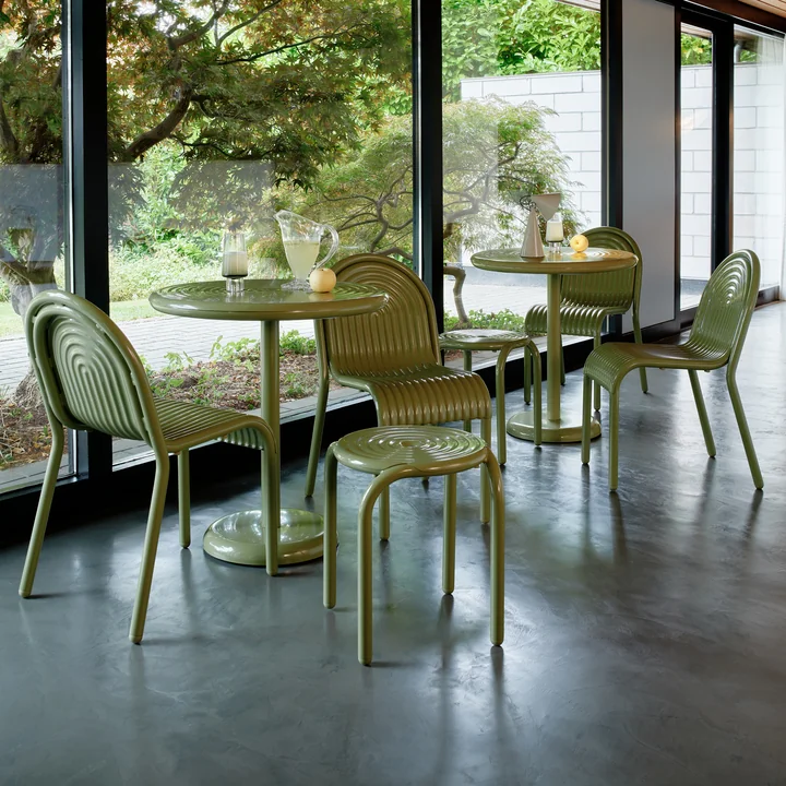 Tom Dixon - Groove Round Table de jardin, Ø 69,7 cm, vert mousse