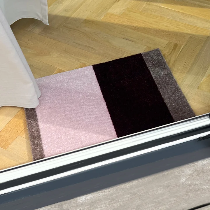 tica copenhagen - Stripes Vertical Tapis, 40 x 60 cm, bordeaux / rose / sable