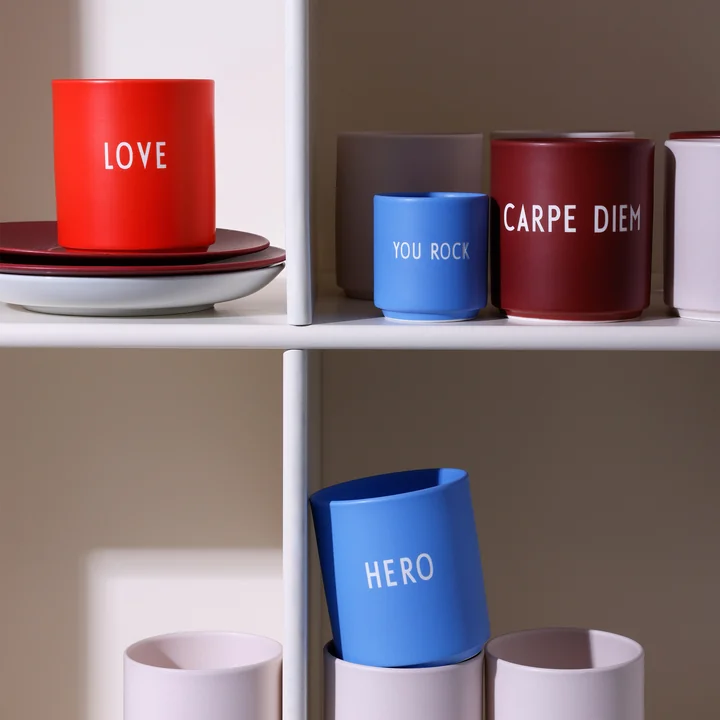 Design Letters - AJ Favourite Tasse en porcelaine, 2025