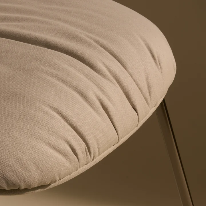 Gubi - Beetle Soft Chair, entièrement rembourré, chrome noir / Reales (001)