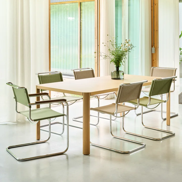 Thonet - S 33 V Chaises et S 34 V Chaises avec accoudoirs