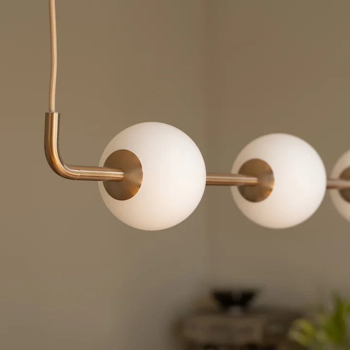 Umage - Audrey Linear LED Suspension, laiton / opale
