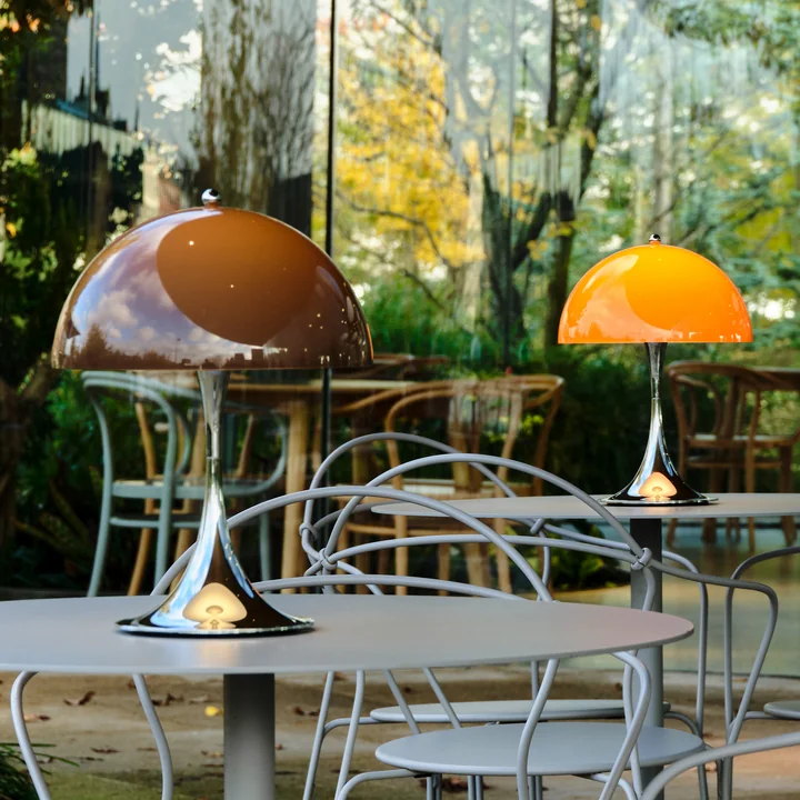 Louis Poulsen - Panthella 250 Portable V3 Lampe de bureau à LED rechargeable, chromée / originale opale brune