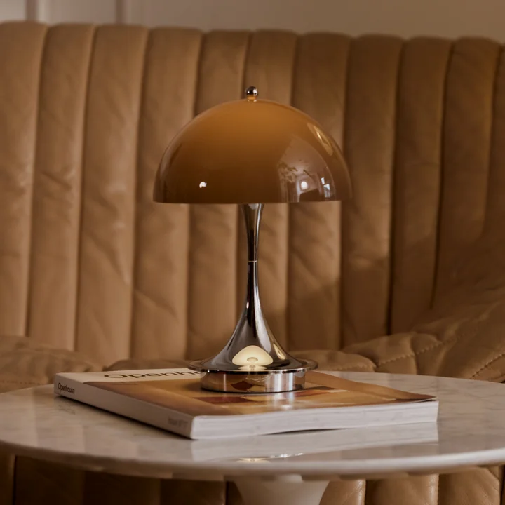 Louis Poulsen - Panthella 160 Portable V3 Lampe de table à LED rechargeable, chromée / opale originale brune
