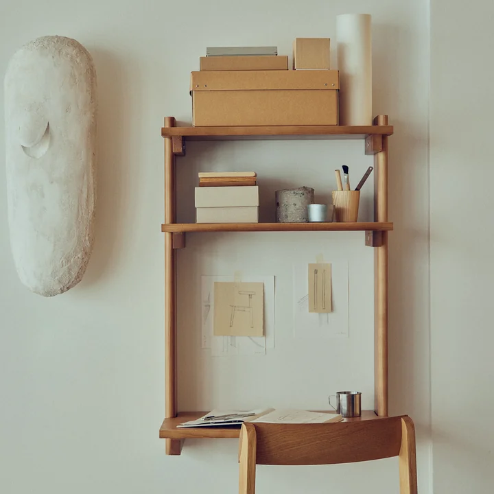 Form & Refine - Beam 3 secrétaire mural, 60 x 90.5 cm, pin laqué mat, brun profond