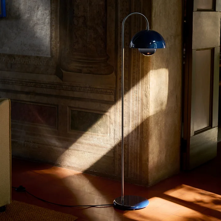 & Tradition - FlowerPot Lampadaire VP12, bleu acier