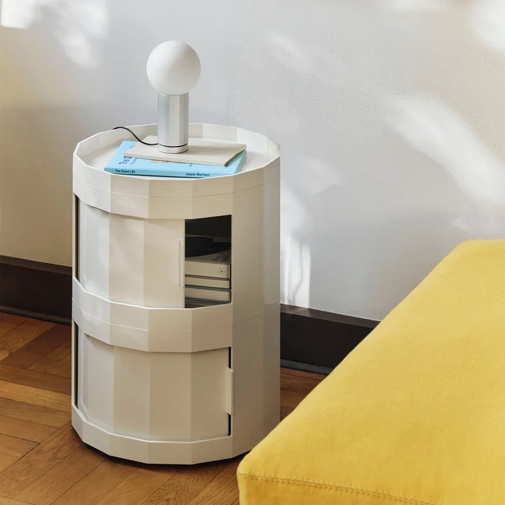 HAY - Facet Cabinet 20 avec pieds et roulettes, eggshell