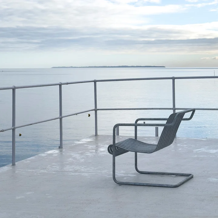 HAY - Palissade Cantilever Lounge Chair Low, hot galvanised