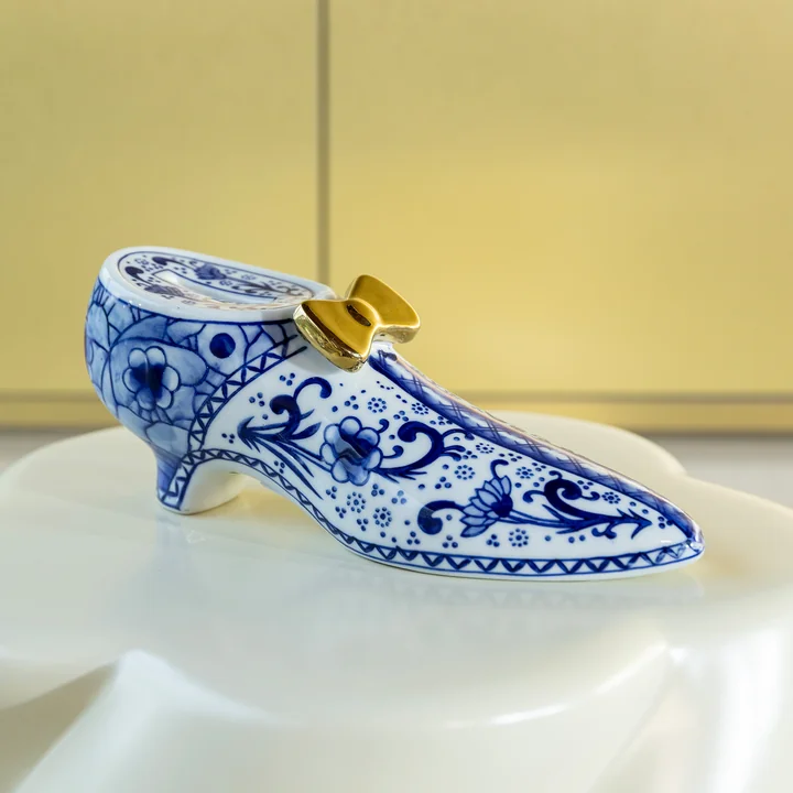 & klevering - Delftware Shoe Tirelire