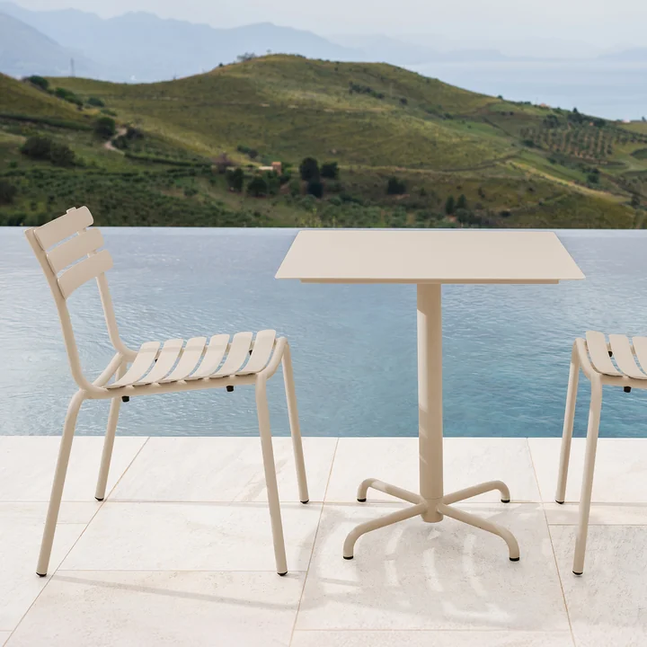 HOUE - Pico Table de jardin, 70 x 70 cm, piétement 4 étoiles, beige