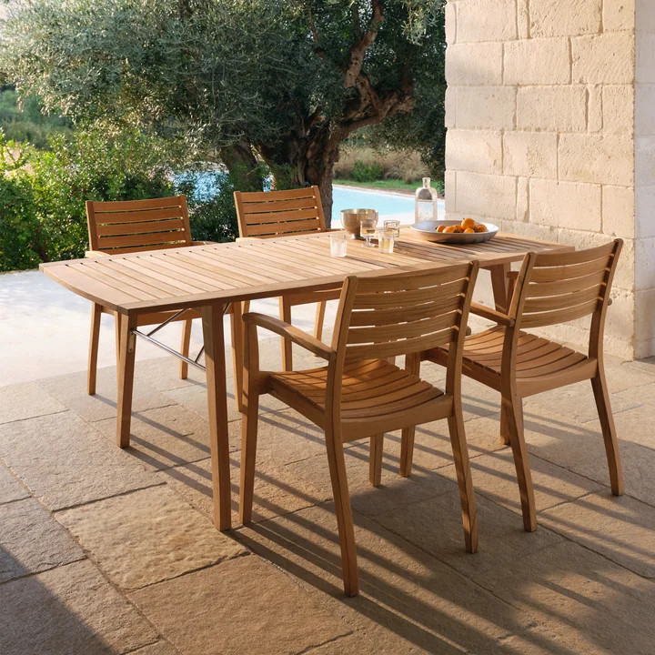 Fritz Hansen - Skagerak Ballare Table et chaises avec accoudoirs en teck
