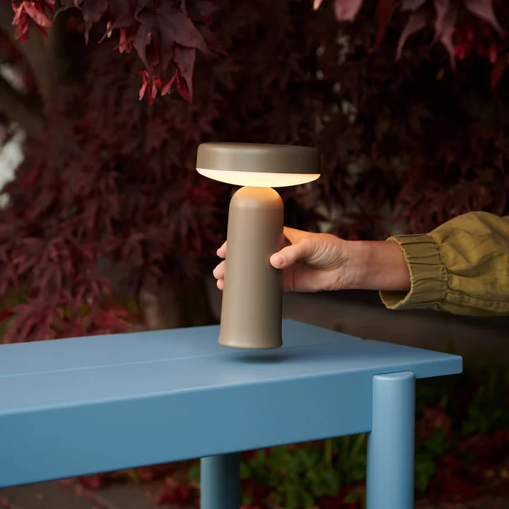 Muuto - Ease Portable LED Outdoor Lampe à batterie, taupe