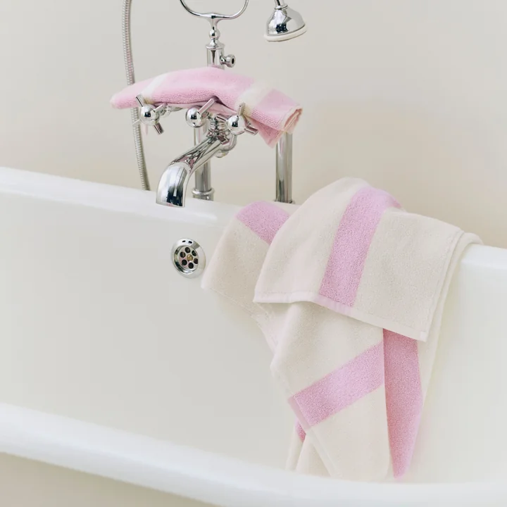 HAY - Serviette de bain et gant de toilette « Stripe », rose vif