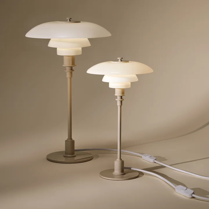 Louis Poulsen - Lampes de table « PH 3/2 » et «PH 2/1 Glossy», beige