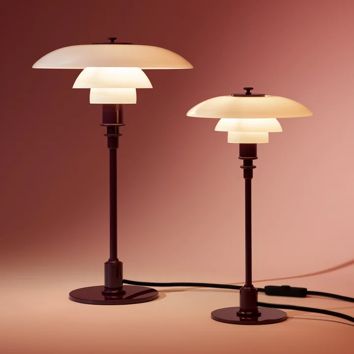 Louis Poulsen - Lampes de table « PH 3/2 » et « PH 2/1 Glossy », bordeaux