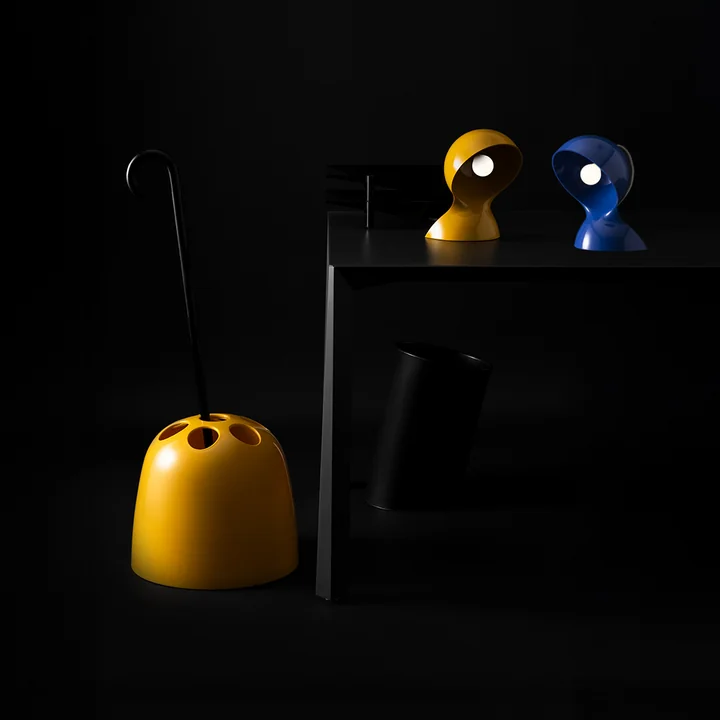 Artemide - Lampe de table « Dalù » et porte-parapluies « Dedalo », édition Color Matt