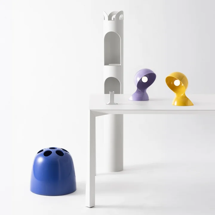 Artemide - Lampe de table « Dalù » et porte-parapluies «Dedalo», édition Color Matt