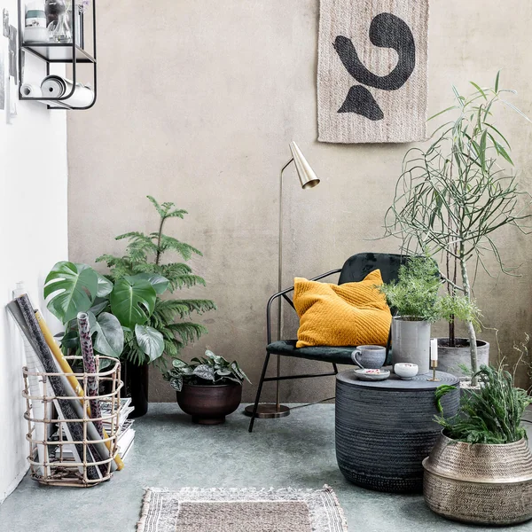 Housse de coussin Velv Velour par House Doctor dans le salon sur le fauteuil.