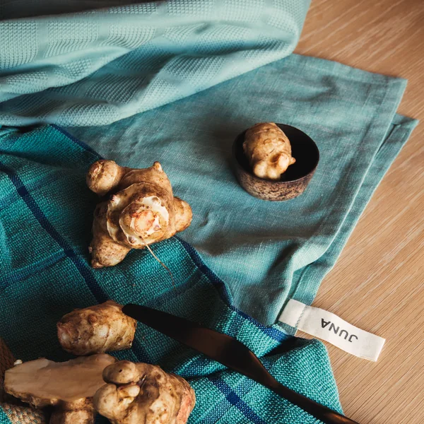 Le torchon de surface de Juna