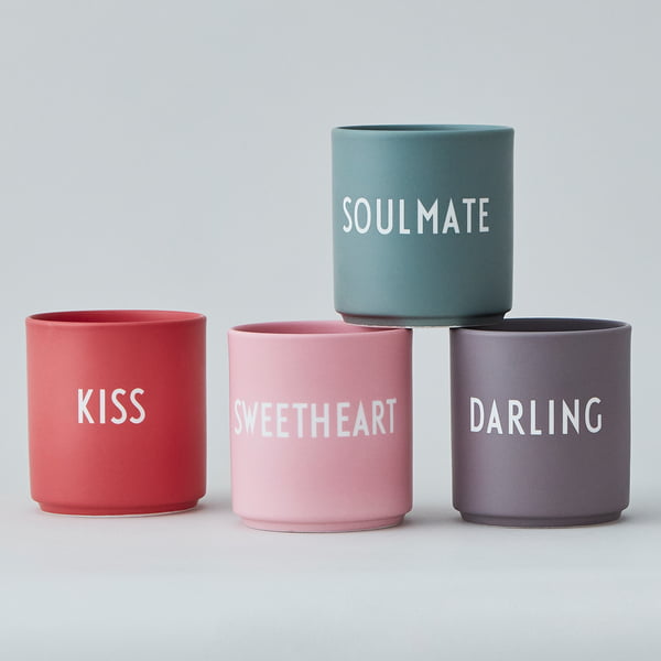 Les tasses en porcelaine AJ Favourite de Design Letters sont fabriqués à partir de la meilleure porcelaine