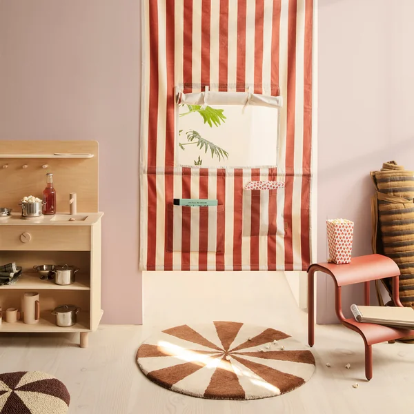 Arch Tapis tufté de Ferm Living dans la finition rouge brique / blanc cassé